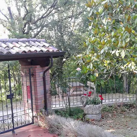 Nyaraló A Fine 2 Bedroom Stone House In Emila