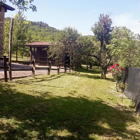 A Fine 2 Bedroom Stone House In Emila Nyaraló *