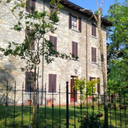 Nyaraló A Fine 2 Bedroom Stone House In Emila *