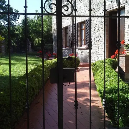 A Fine 2 Bedroom Stone House In Emila