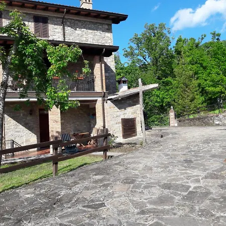 A Fine 2 Bedroom Stone House In Emila Holiday home *