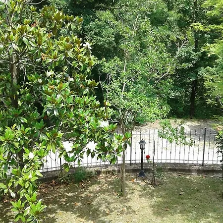 A Fine 2 Bedroom Stone House In Emila *