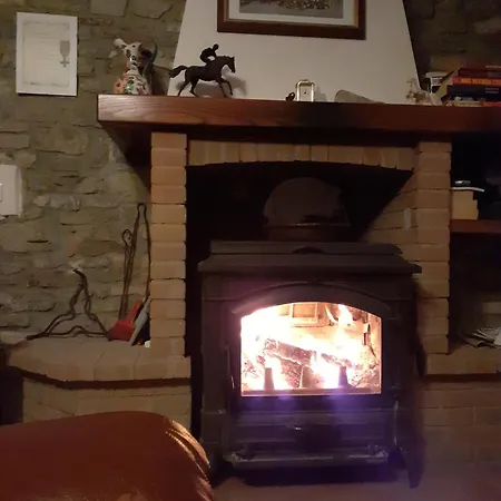 A Fine 2 Bedroom Stone House In Emila Piacenza