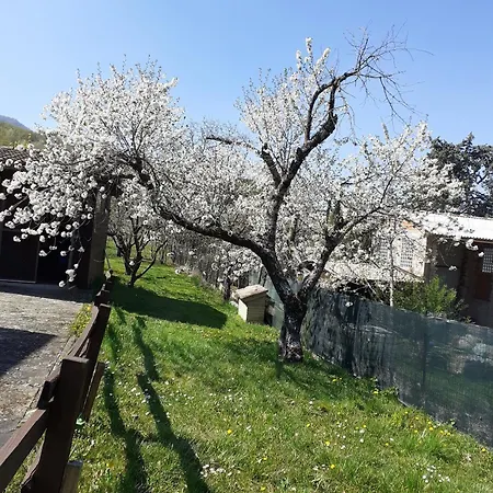 A Fine 2 Bedroom Stone House In Emila Piacenza
