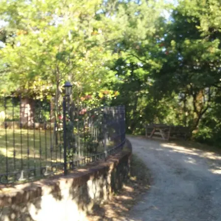 A Fine 2 Bedroom Stone House In Emila *