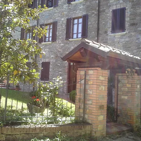 A Fine 2 Bedroom Stone House In Emila *