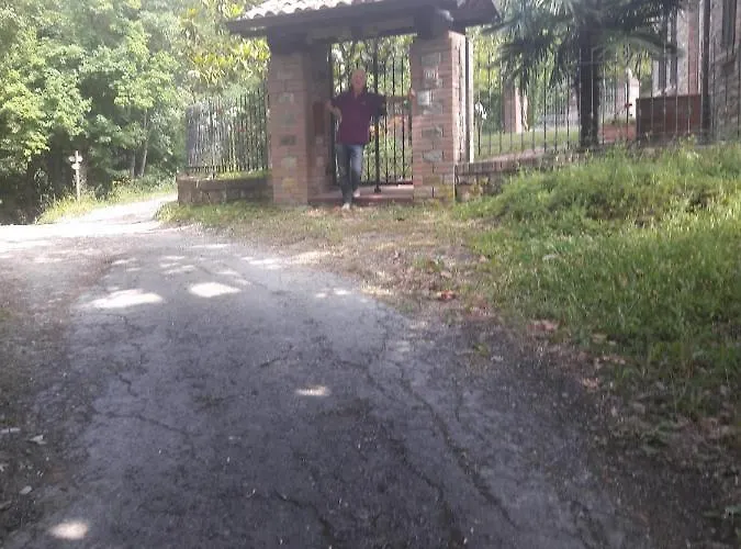 A Fine 2 Bedroom Stone House In Emila Vakantiehuis