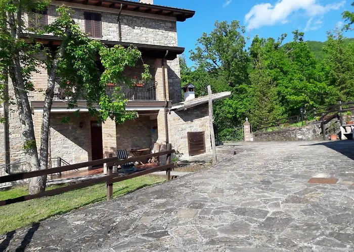 A Fine 2 Bedroom Stone House In Emila Vakantiehuis *