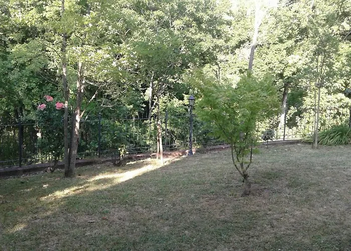 A Fine 2 Bedroom Stone House In Emila