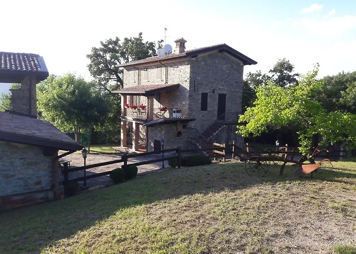 A Fine 2 Bedroom Stone House In Emila *