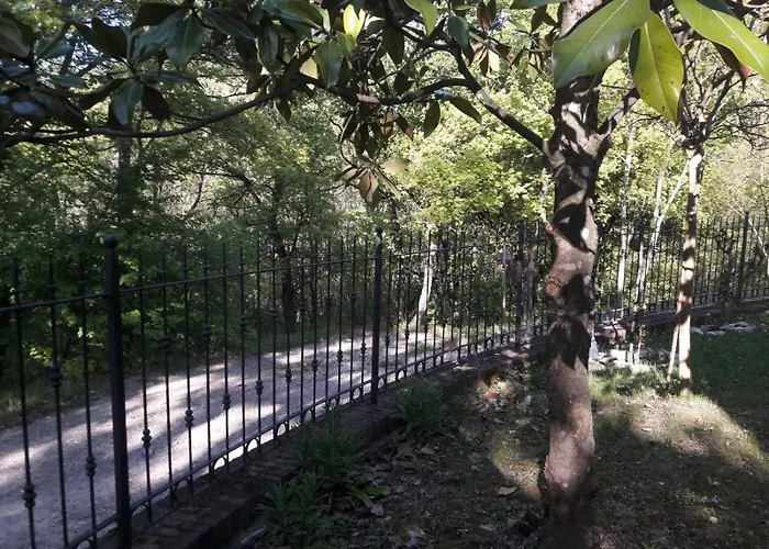 Ferienhaus A Fine 2 Bedroom Stone House In Emila *