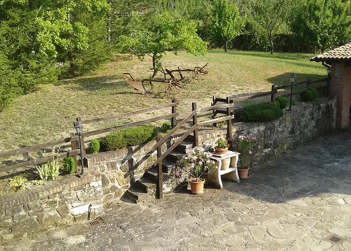 A Fine 2 Bedroom Stone House In Emila