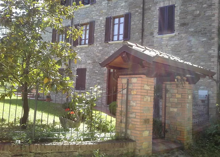 A Fine 2 Bedroom Stone House In Emila *