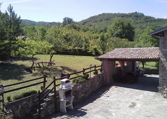 A Fine 2 Bedroom Stone House In Emila