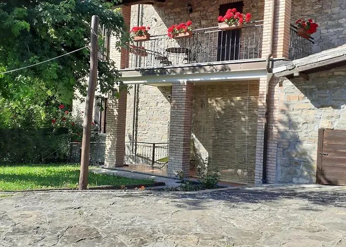 Ferienhaus A Fine 2 Bedroom Stone House In Emila *